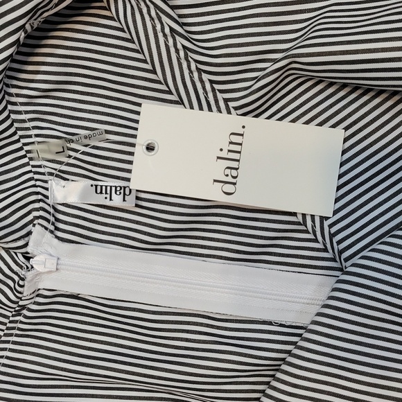 Dalin Ruffle Stripe Top - Picture 9 of 12